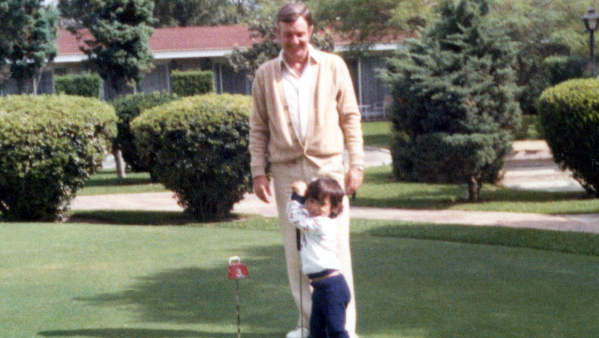 Luis Pastor Padre e hijo jugando golf